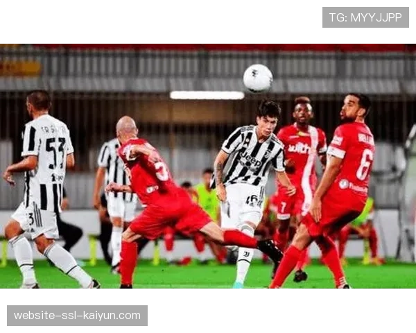 AC米兰对阵尤文图斯，意甲传统豪门直接对话